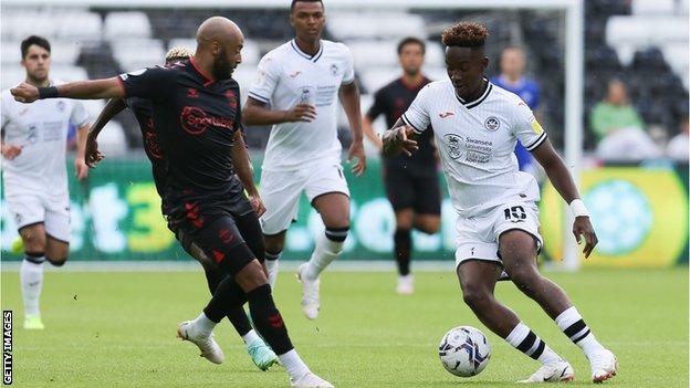 Nhận định Bournemouth vs Swansea (02h45 ngày 261) Vé đi tiếp cho chủ nhà 2