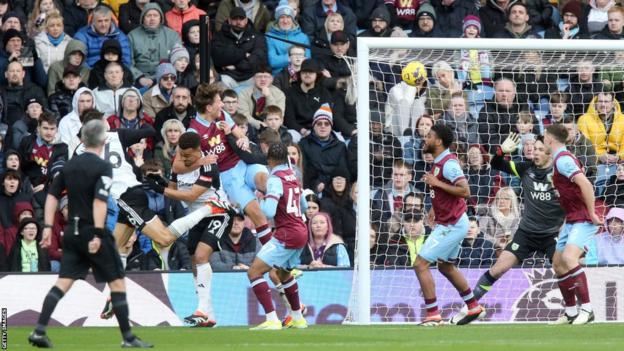 Nhận định Liverpool vs Burnley (22h00 ngày 1002) Chủ nhà trút giận 2 Nhận định Liverpool vs Burnley (22h00 ngày 1002) Chủ nhà trút giận 2