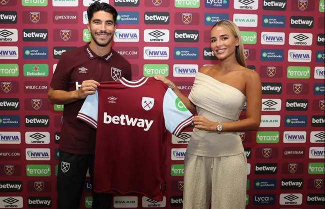 Nhan sắc người mẫu Marta Marchena, bạn gái Carlos Soler