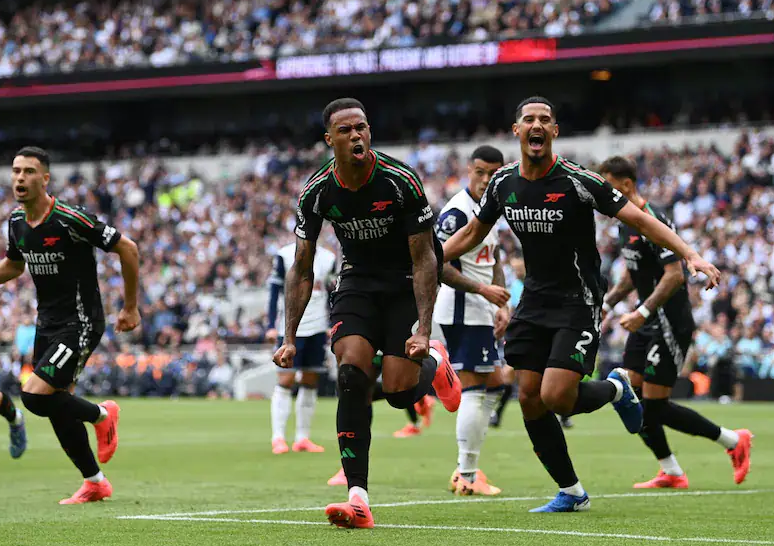 Manchester City vs Arsenal Pháo nổ tại Etihad 2 Manchester City vs Arsenal Pháo nổ tại Etihad 2