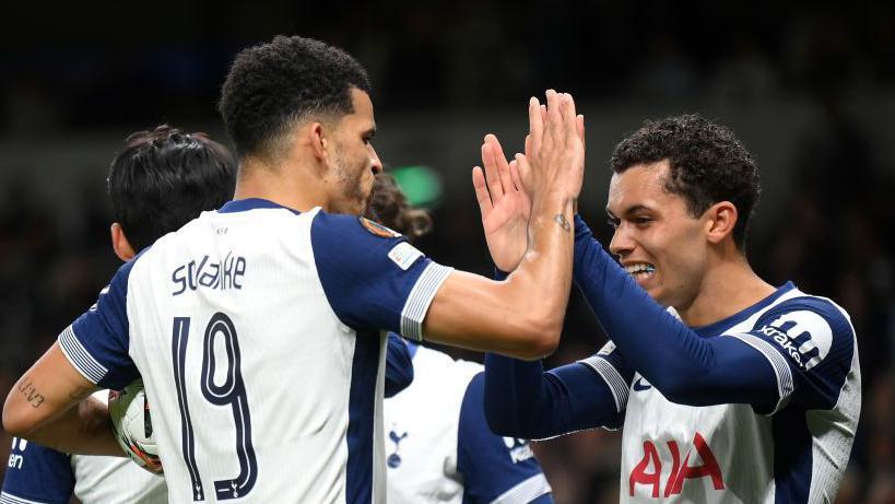 Manchester United vs Tottenham Hotspur Bộ mặt nào ở Old Trafford 2 Manchester United vs Tottenham Hotspur Bộ mặt nào ở Old Trafford 2