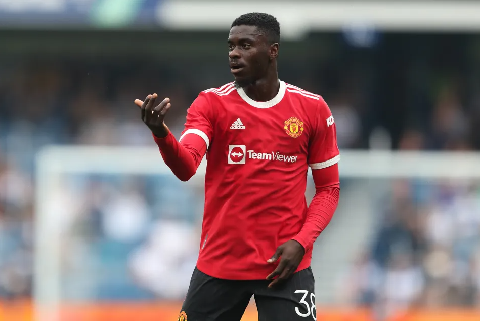 Axel Tuanzebe khoác áo Burnley ở mùa giải tới. Axel Tuanzebe khoac ao Burnley o mua giai toi.